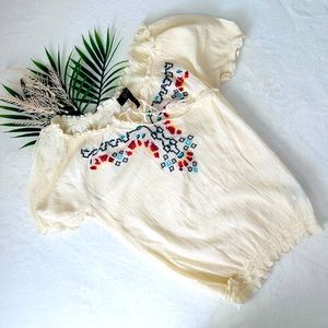 ⭐️Jessica Simpson |  Embroidered Boho Top